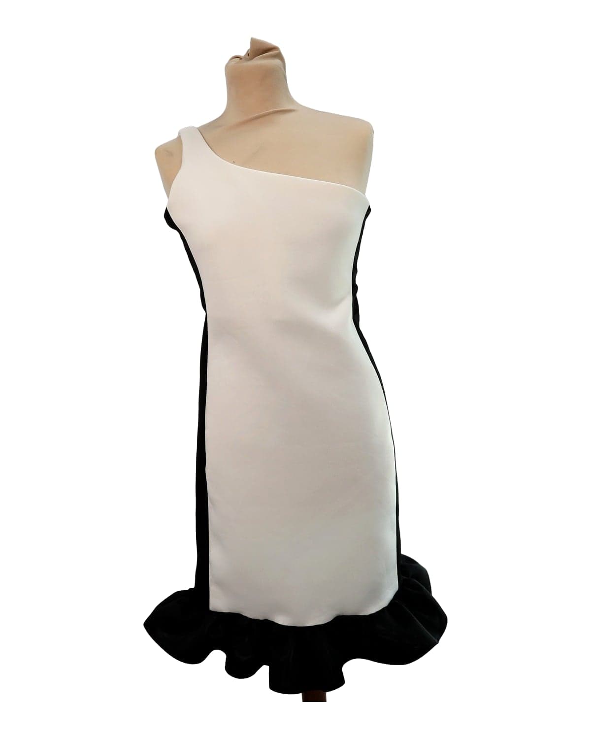 The One-Shoulder Flounce
