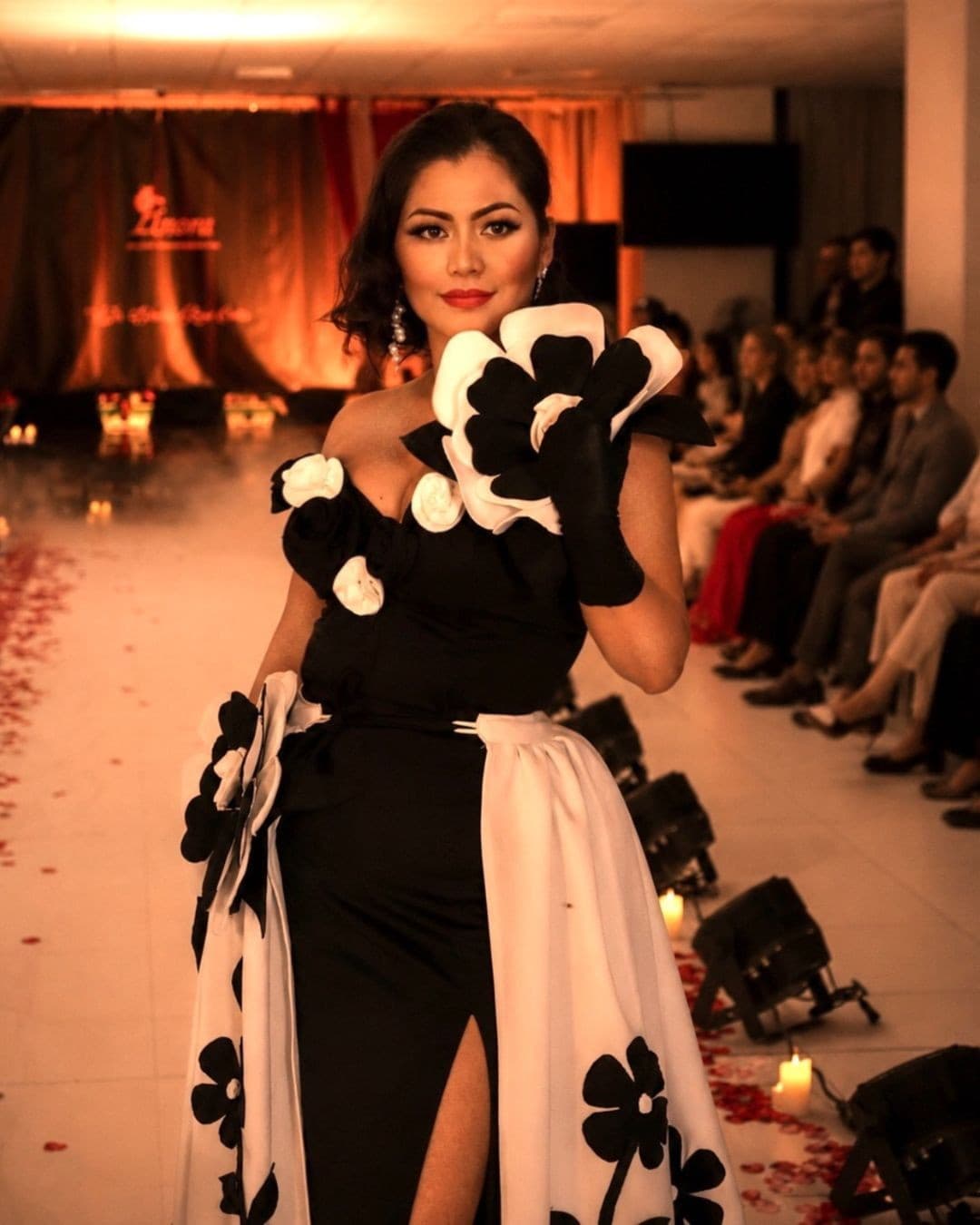 Look 7 on the runway — The Elnora Woman Collection